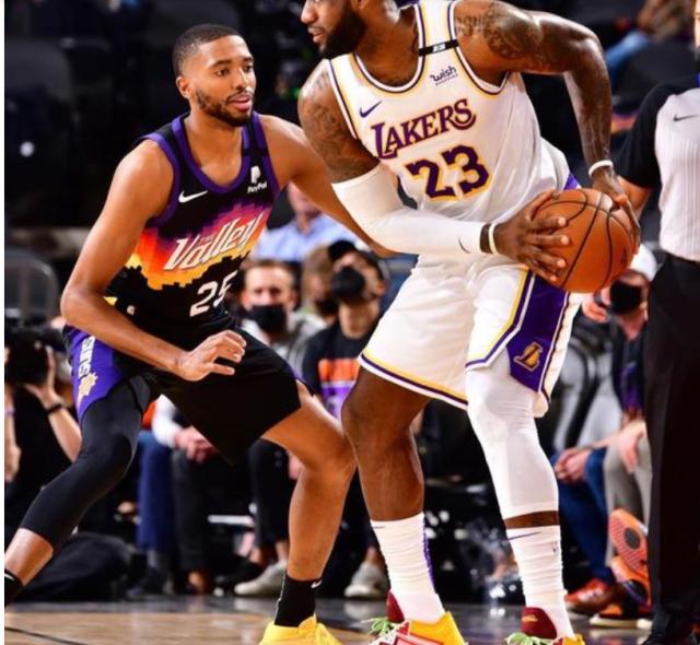 开云体育官网-熟悉的试探！詹姆斯再输G1：已准备好迎接挑战