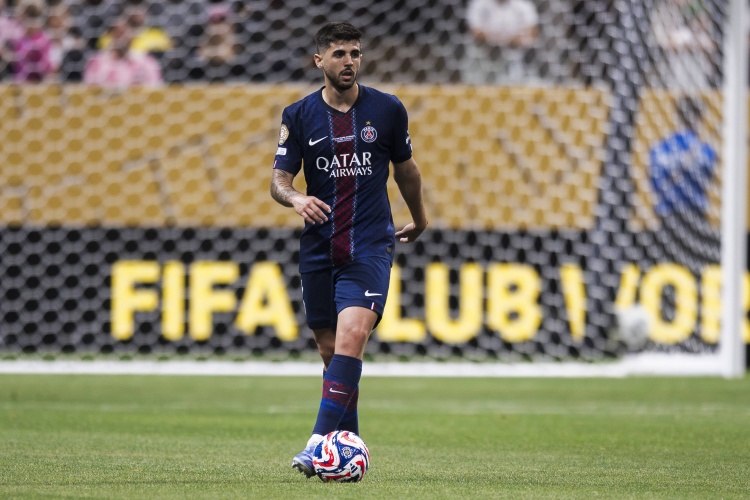 开云-世体：贝拉尔多改踢后腰表现出色，恩里克称赞他像布斯克茨