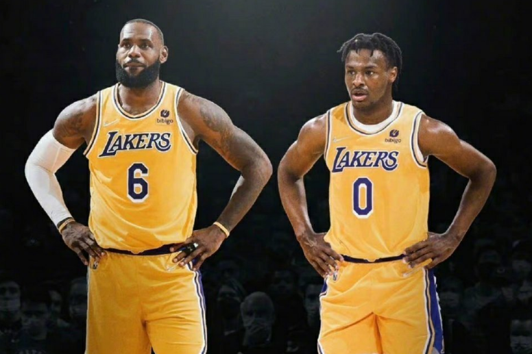 开云体育官网-NBA历史首次父子助攻！詹姆斯14+6+8连线布朗尼中三分 官方盛赞